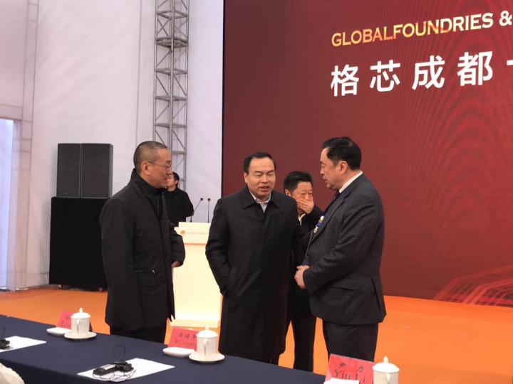 1496475863136234.jpg 2-赵振元与成都市委书记唐良智热情交流.jpg