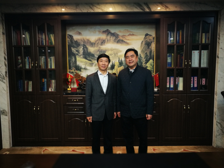 1496479681429023.jpg 1-赵振元同志与无锡产业集团党委副书记、工会主席刘涛亲切合影.jpg