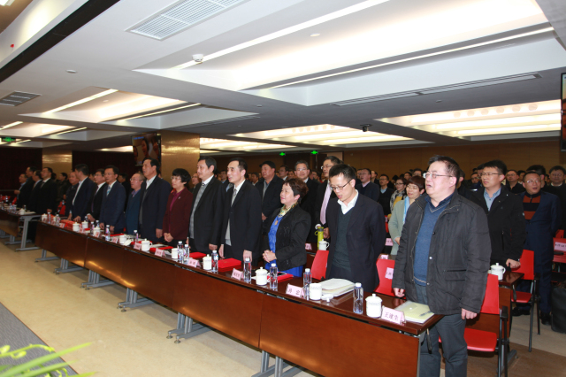 1496496376861689.jpg 38-全体合唱《我们是一家人》.jpg