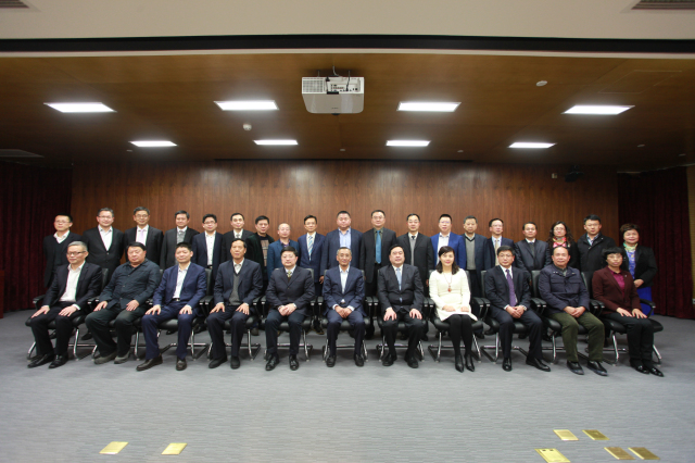 1496496391908510.jpg 39-新老领导全体合影.jpg