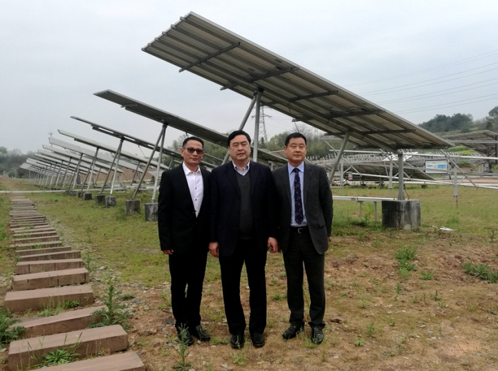 1496503785627242.jpg 2-赵振元董事长与睿基董事局主席顾全军、总裁孙海涛亲切合影.jpg